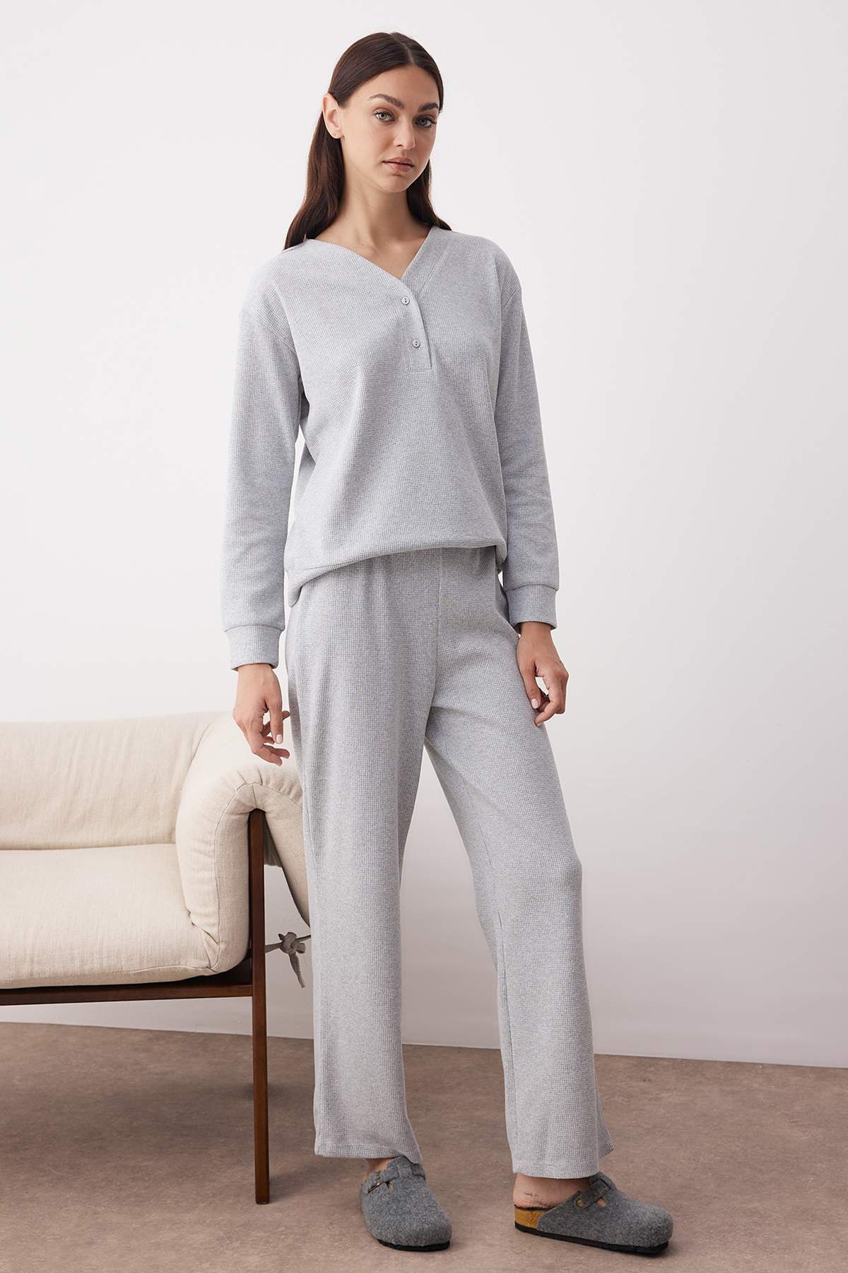 Gri Melanj Düğmeli Waffle Kumaş Örme Pijama Takımı THMAW26PT00000 Secondary image