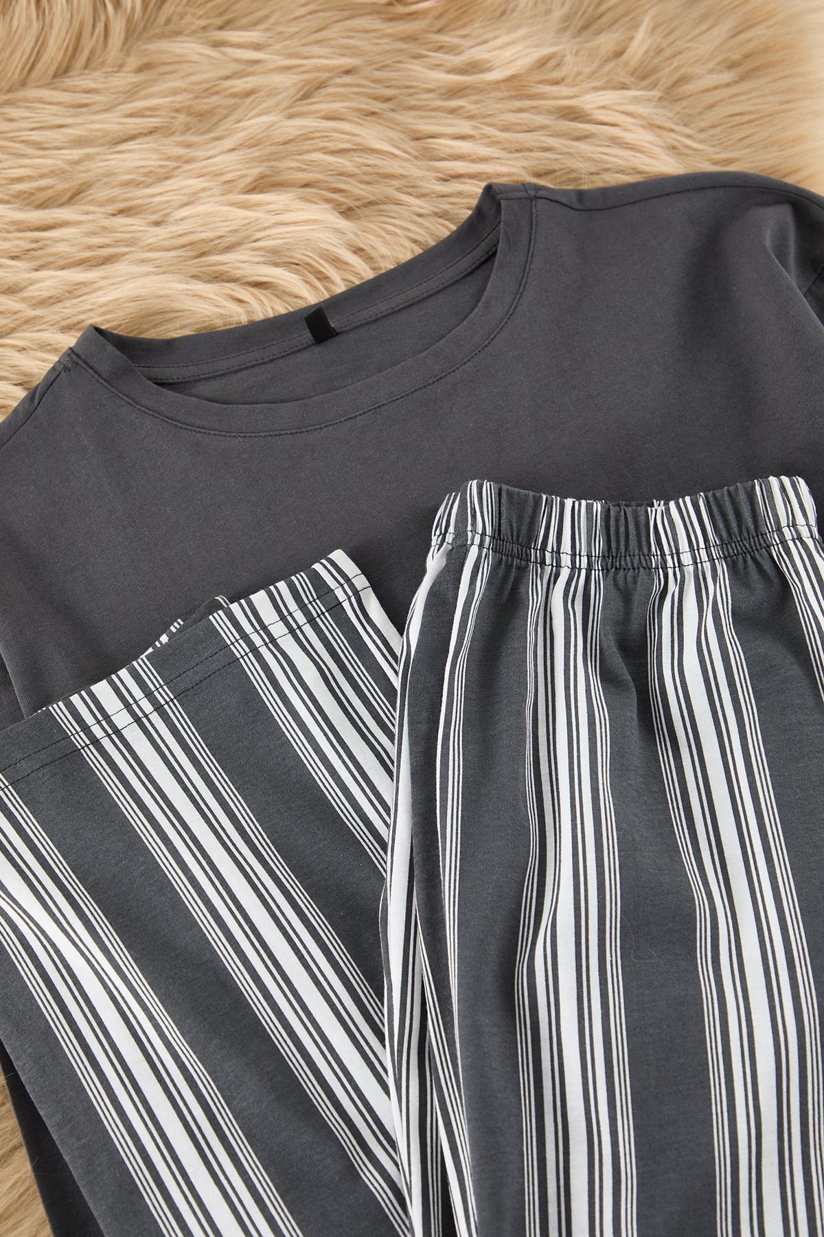 Trendyolmilla Antrasit Pamuklu Çizgili Örme Pijama Takımı THMAW25PT00188