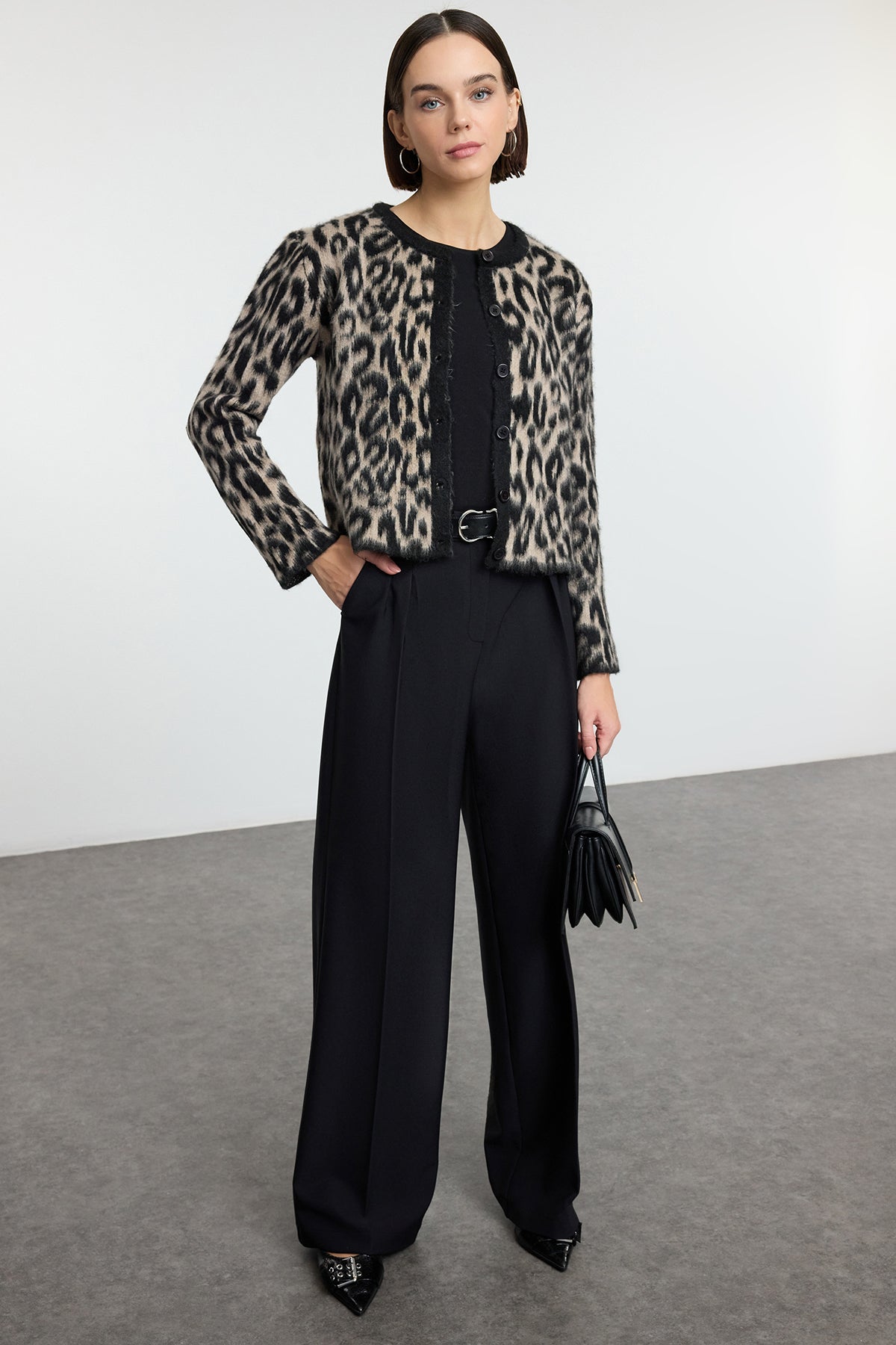 Trendyolmilla Kahverengi Leopar Desenli Triko Hırka TWOAW25HI00378
