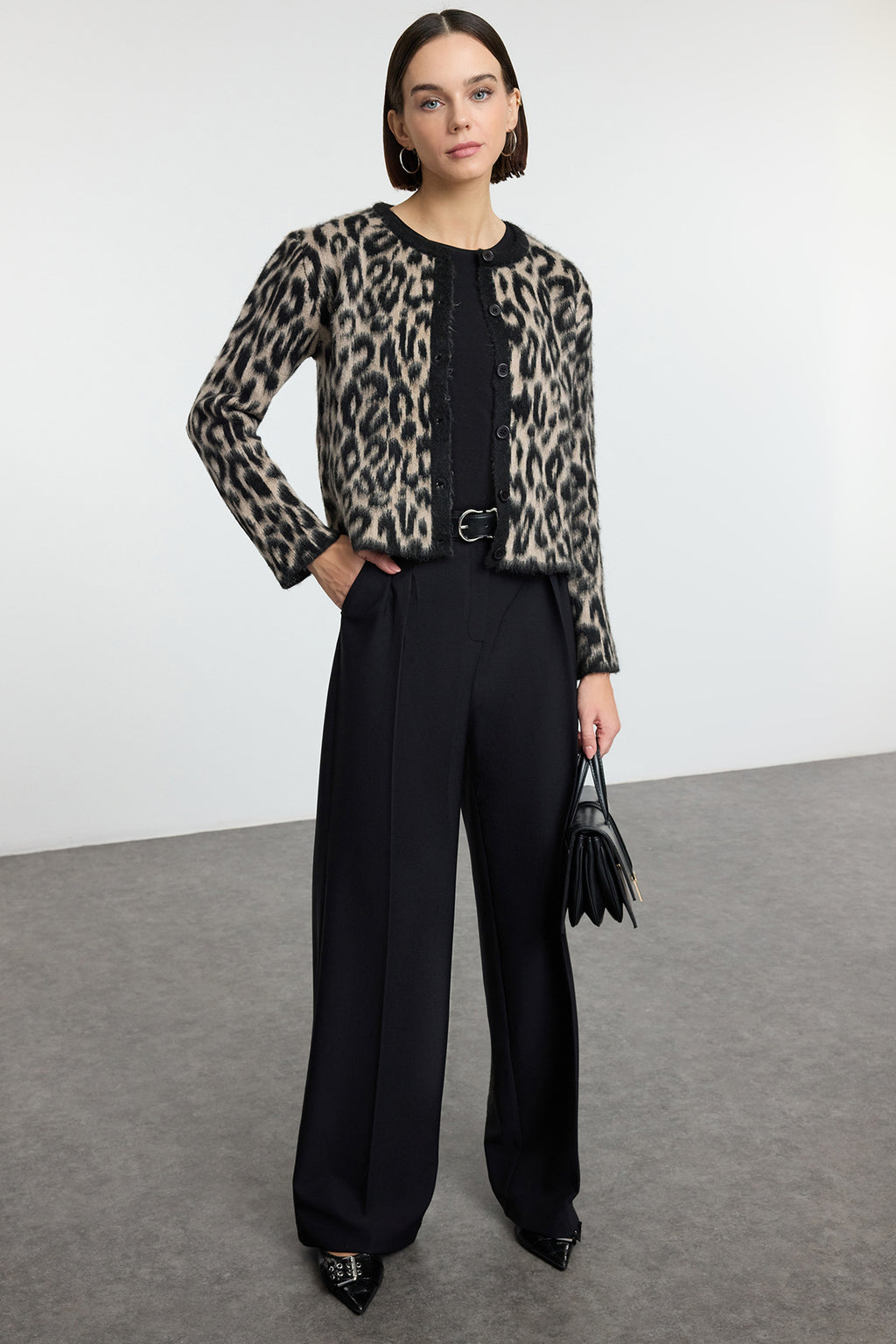 Trendyolmilla Kahverengi Leopar Desenli Triko Hırka TWOAW25HI00378