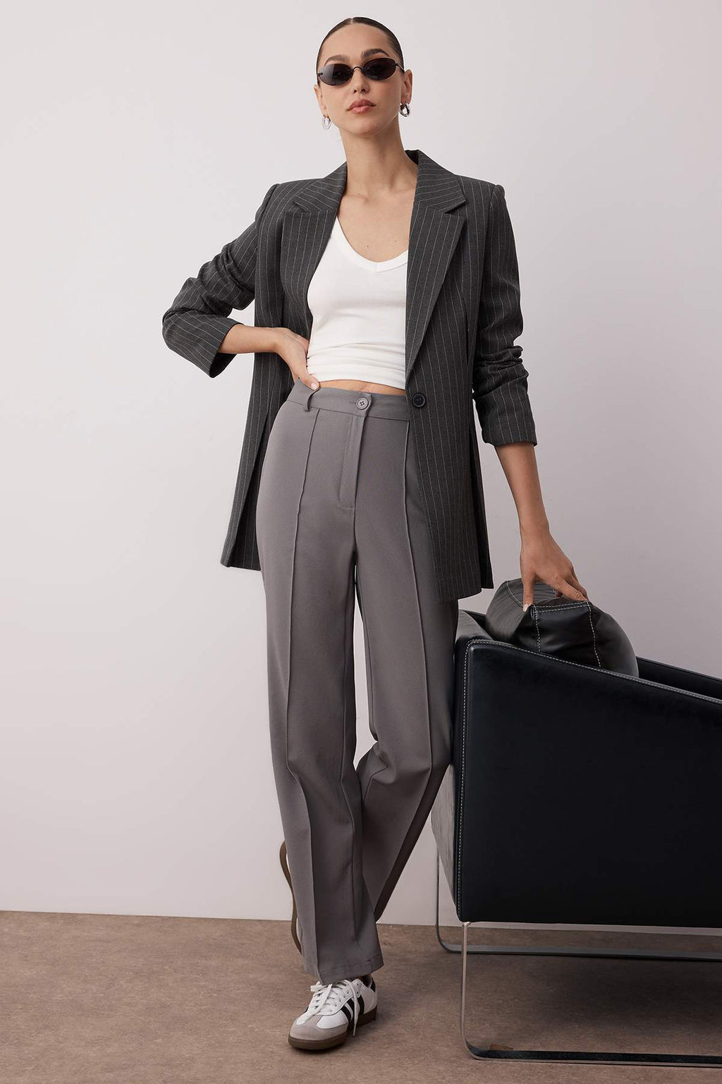 Trendyolmilla Indigo Straight/Düz Kesim Yüksek Bel Nervür Dikişli Dokuma Pantolon TWOSS21PL0093