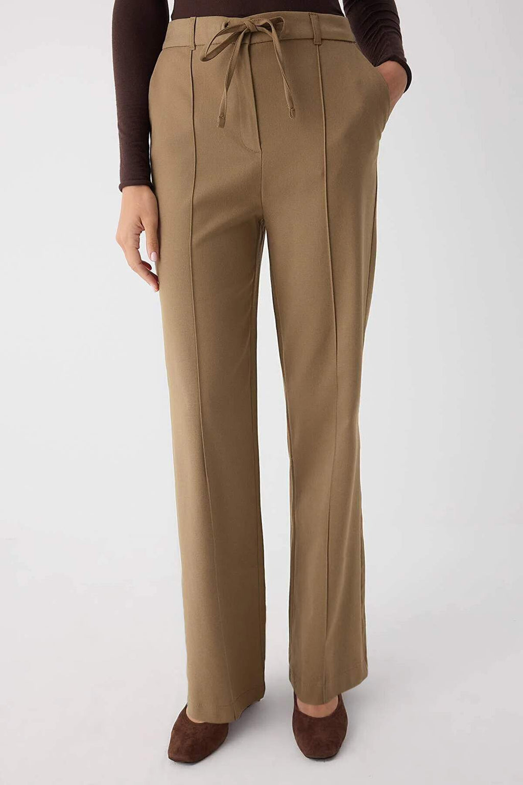 Trendyolmilla Wardrobe Essentials Siyah Bağcıklı Kışlık Tuşeli Rahat Kumaş Geniş Paça Pantolon | TWOAW26PL00012
