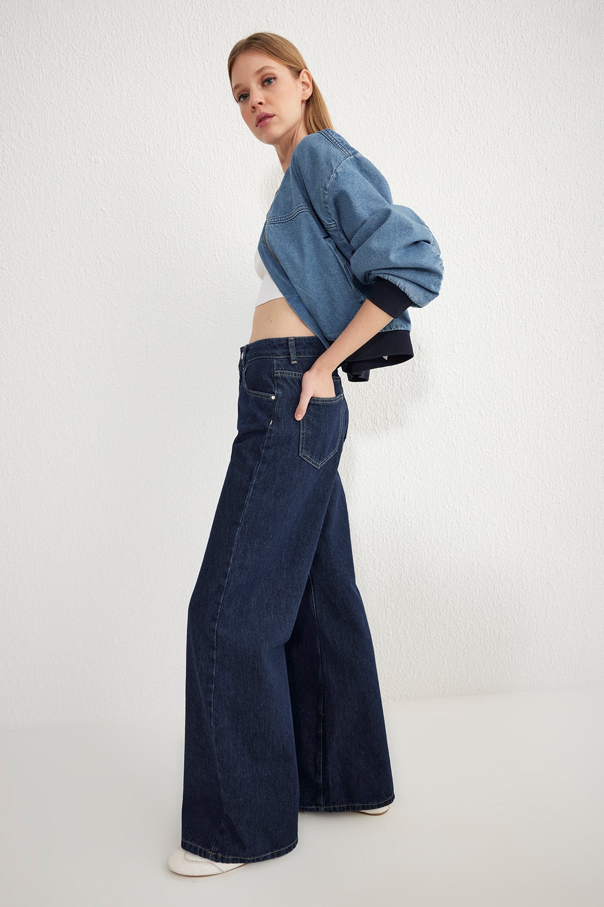 Koyu Mavi Normal Bel Wide Leg Geniş Paça %100 Pamuk Non-Stretch Jeans TWOSS25JE00053