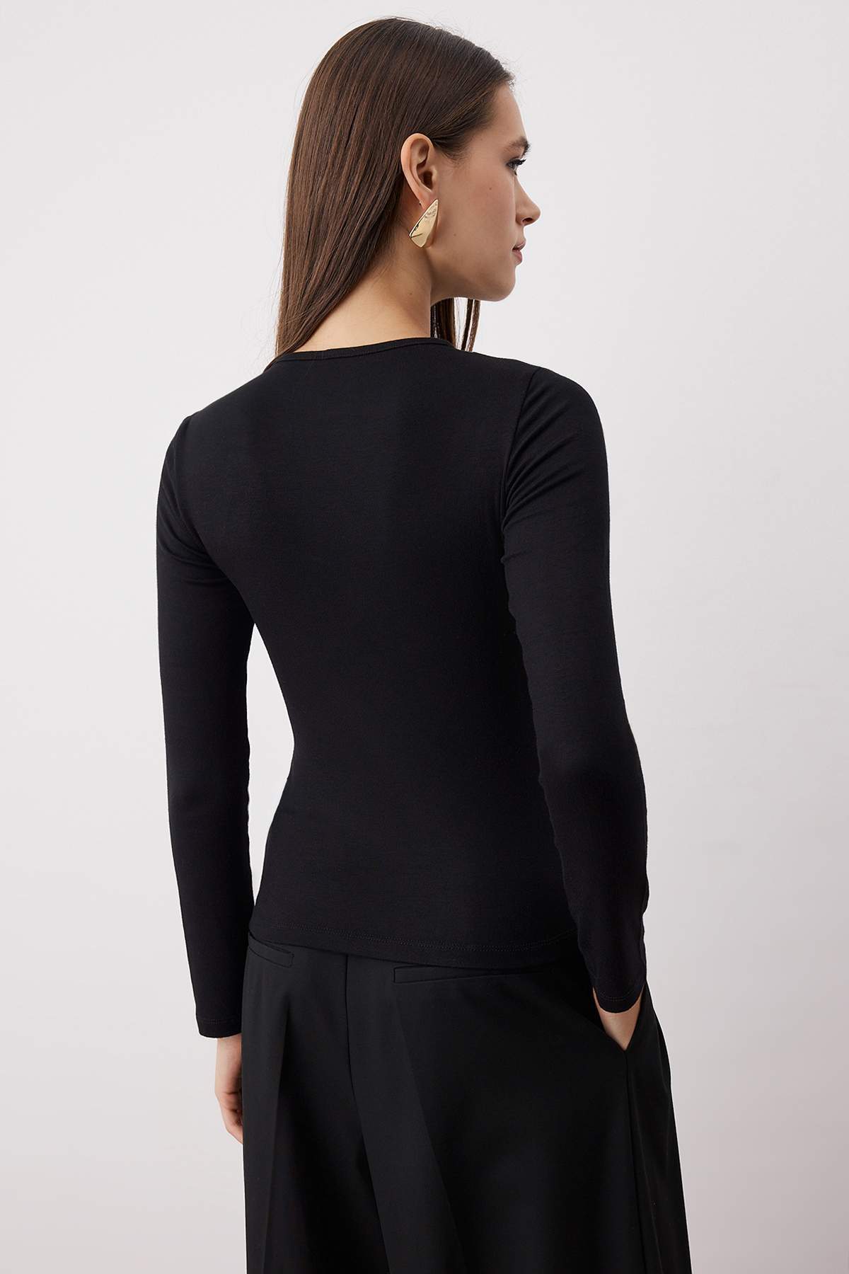 Trendyolmilla Ekru Yaka Detaylı Fitted/Vücuda Oturan Örme Bluz TWOAW26BZ00173