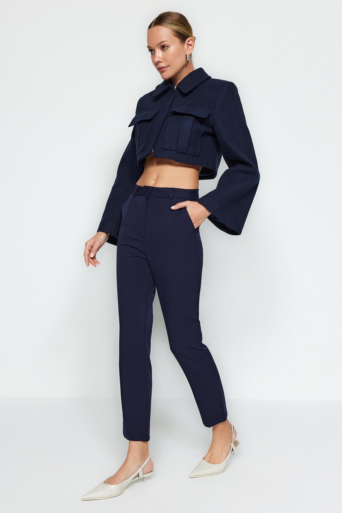 Trendyolmilla Lacivert Basic Cigarette Dar Paça Dokuma Kumaş Pantolon TWOSS19ST0038