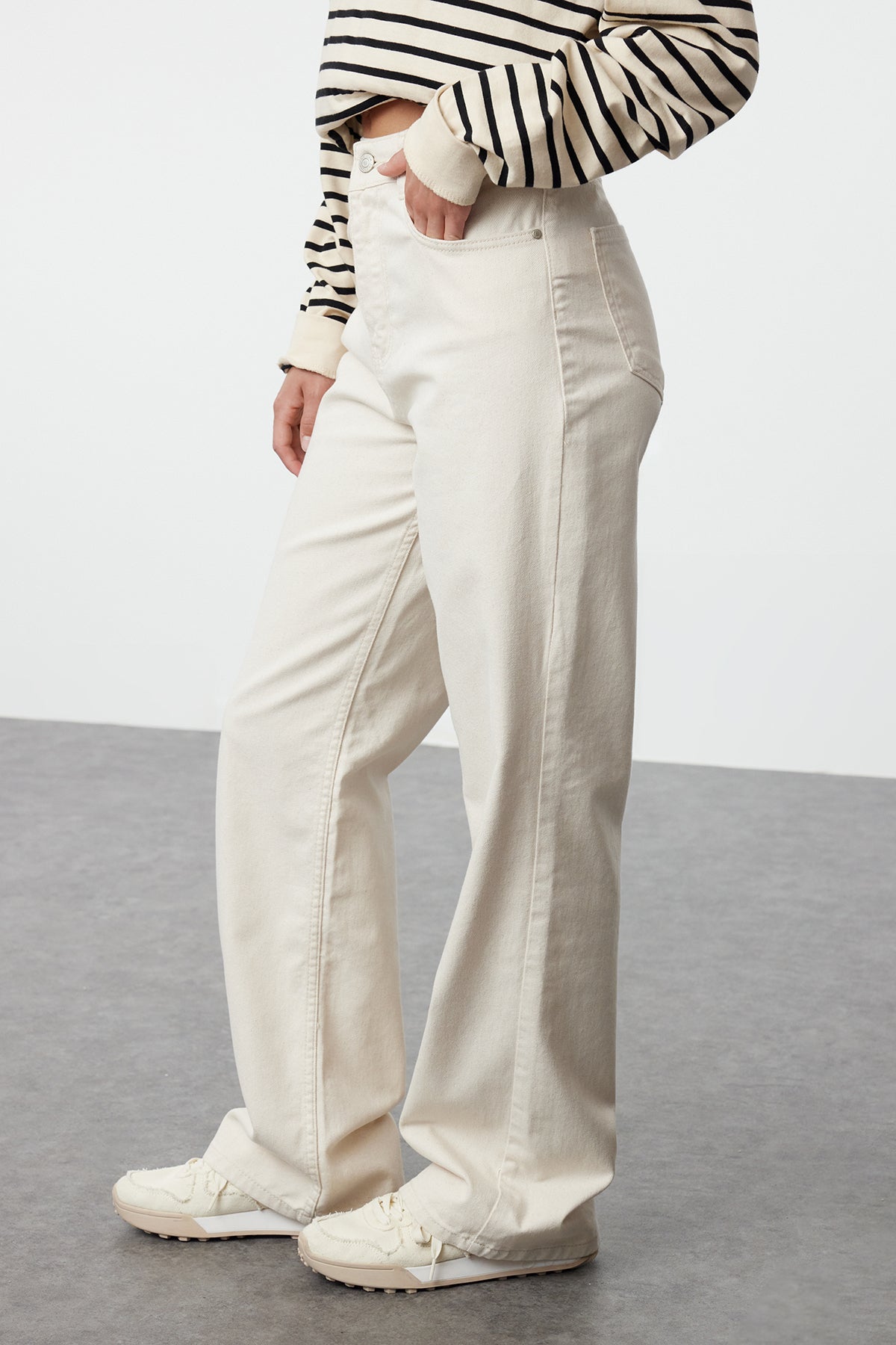 Trendyolmilla Yağ Yeşili Bel Detaylı Yüksek Bel Wide Leg Pantolon TWOAW25JE00039
