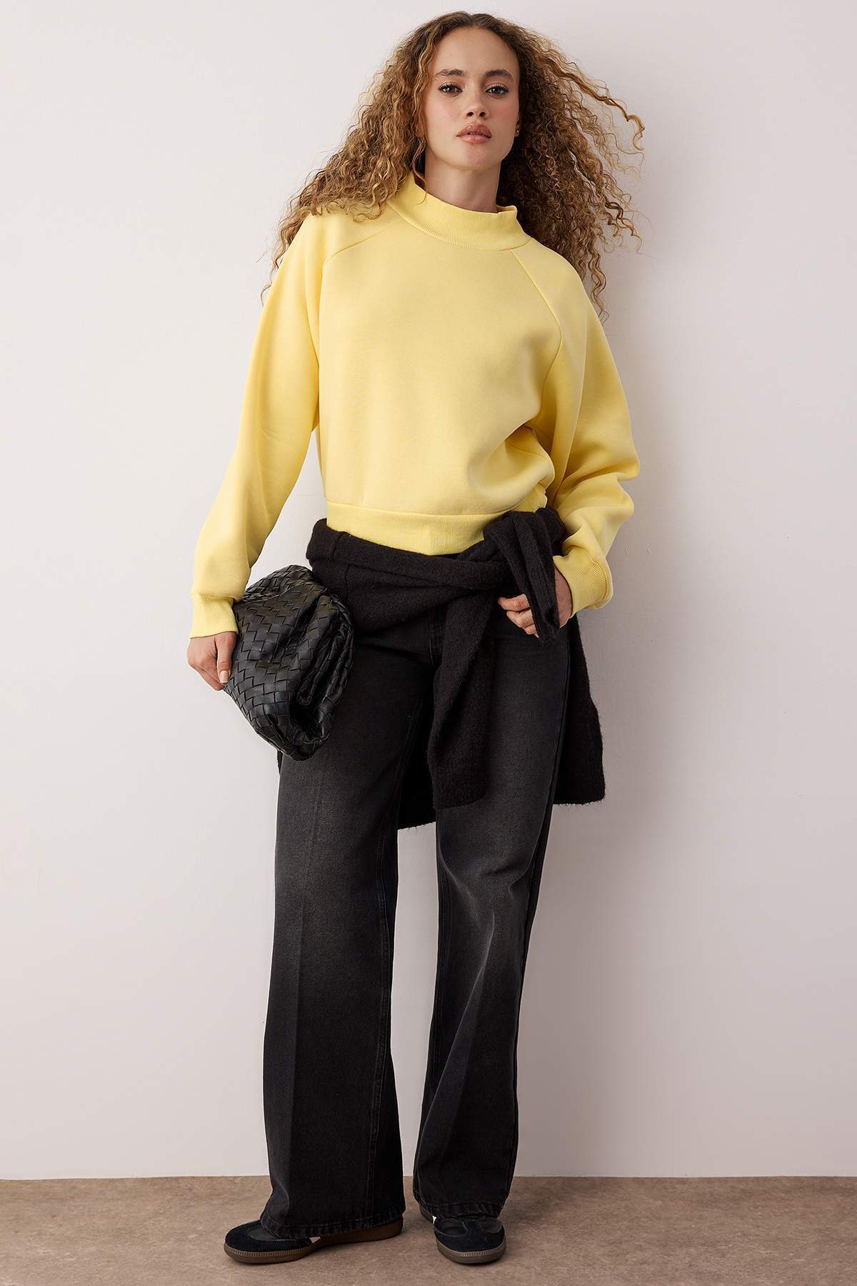 Trendyolmilla Antrasit Reglan Kollu Oversize/Geniş Kalıp Kalın İçi Polarlı Örme Sweatshirt TWOAW26SW00150