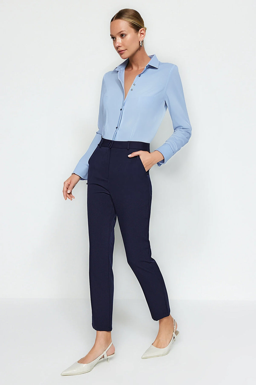 Trendyolmilla Siyah Basic Cigarette Dar Paça Dokuma Kumaş Pantolon TWOSS19ST0038