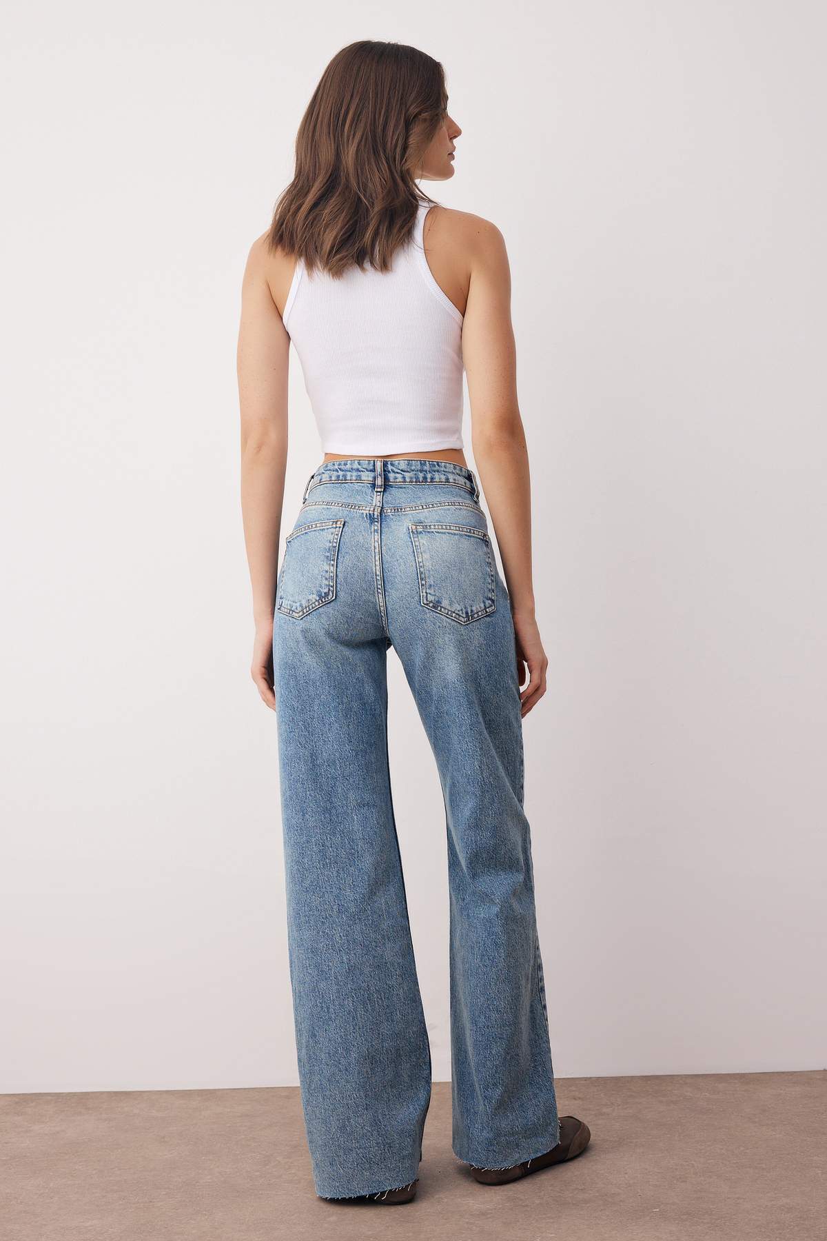Trendyolmilla Koyu Mavi Yüksek Bel Comfort Paçası Kesikli Wide Leg Palazzo Jeans TWOAW26JE00081