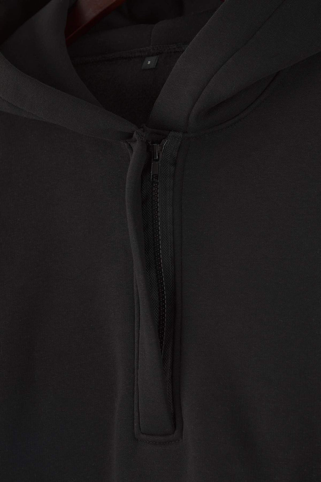 Trendyolmilla Siyah Kalın İçi Polarlı Yarım Pat Fermuarlı Oversize Kapüşonlu Örme Sweatshirt TWOAW26SW00060