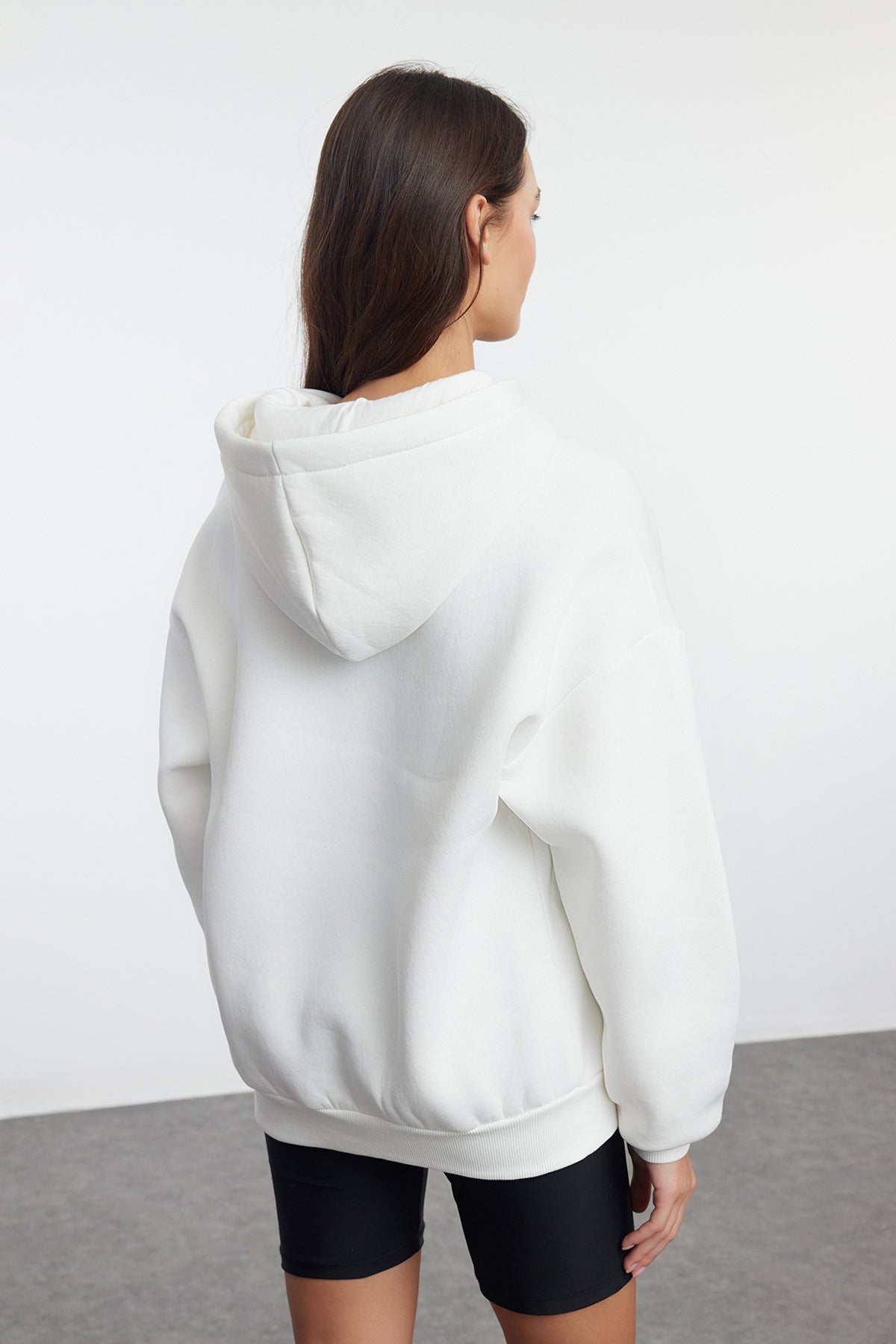 Trendyolmilla Saks Oversize/Geniş Kalıp Nakışlı Kalın İçi Polarlı Örme Sweatshirt TWOAW25SW00070
