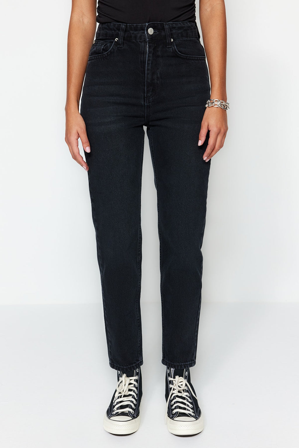 Trendyolmilla Siyah Yüksek Bel Mom %100 Pamuk Non-Stretch Jeans TWOSS23JE00085