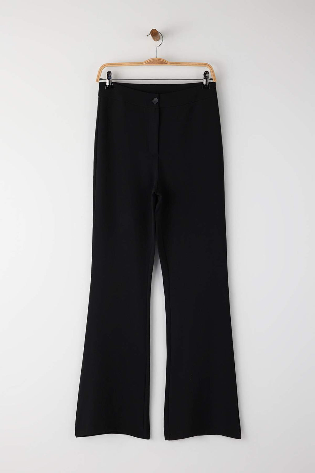 Trendyolmilla Siyah Flare İspanyol Paça Bootcut Dokuma Pantolon TOFAW19BB0581