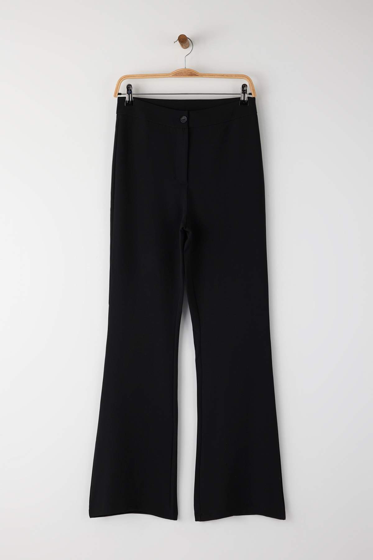 Trendyolmilla Siyah Flare İspanyol Paça Bootcut Dokuma Pantolon TOFAW19BB0581
