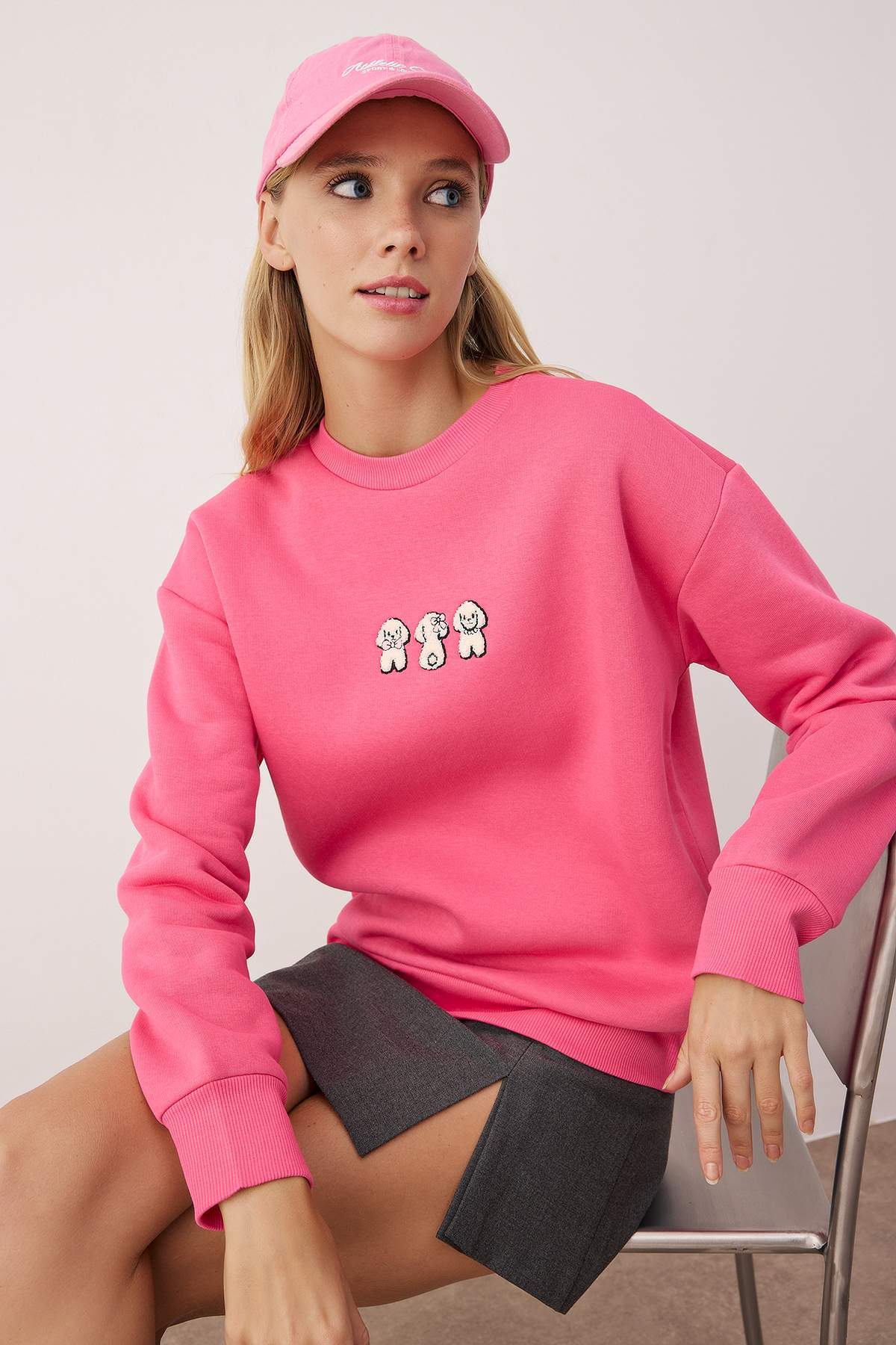 Trendyolmilla Siyah Animal Nakışlı Regular/Normal Kalıp Kalın İçi Polarlı Örme Sweatshirt TWOAW24SW00196