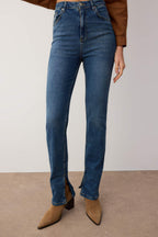 Koyu Mavi Yırtmaçlı Yüksek Bel Bootcut Comfort/Esnek Jeans TWOSS22JE0643