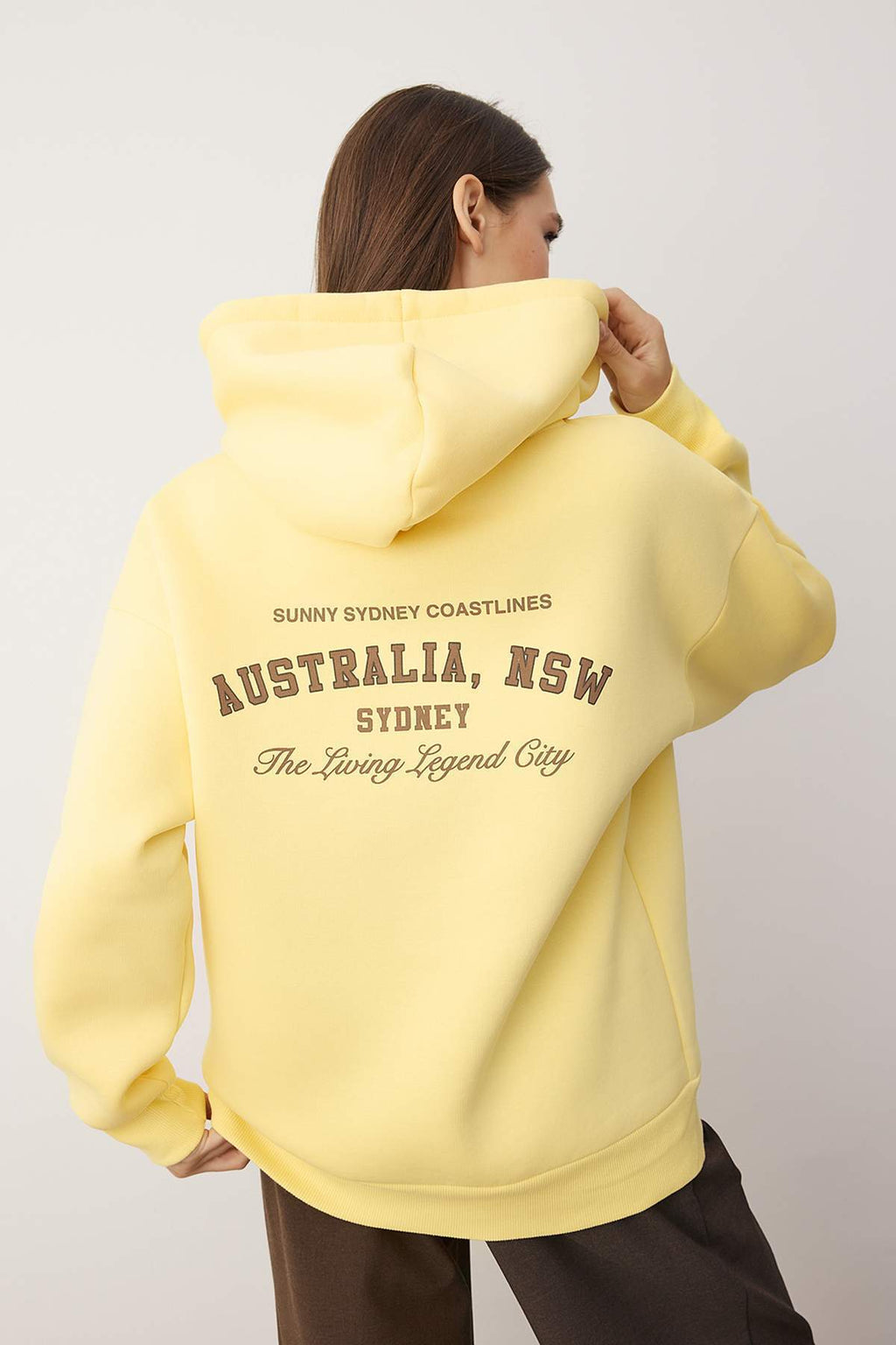 Trendyolmilla Açık Pembe alın İçi Polarlı Kapüşonlu Ön ve Sırt Baskılı Oversize Örme Sweatshirt TWOAW26SW00184