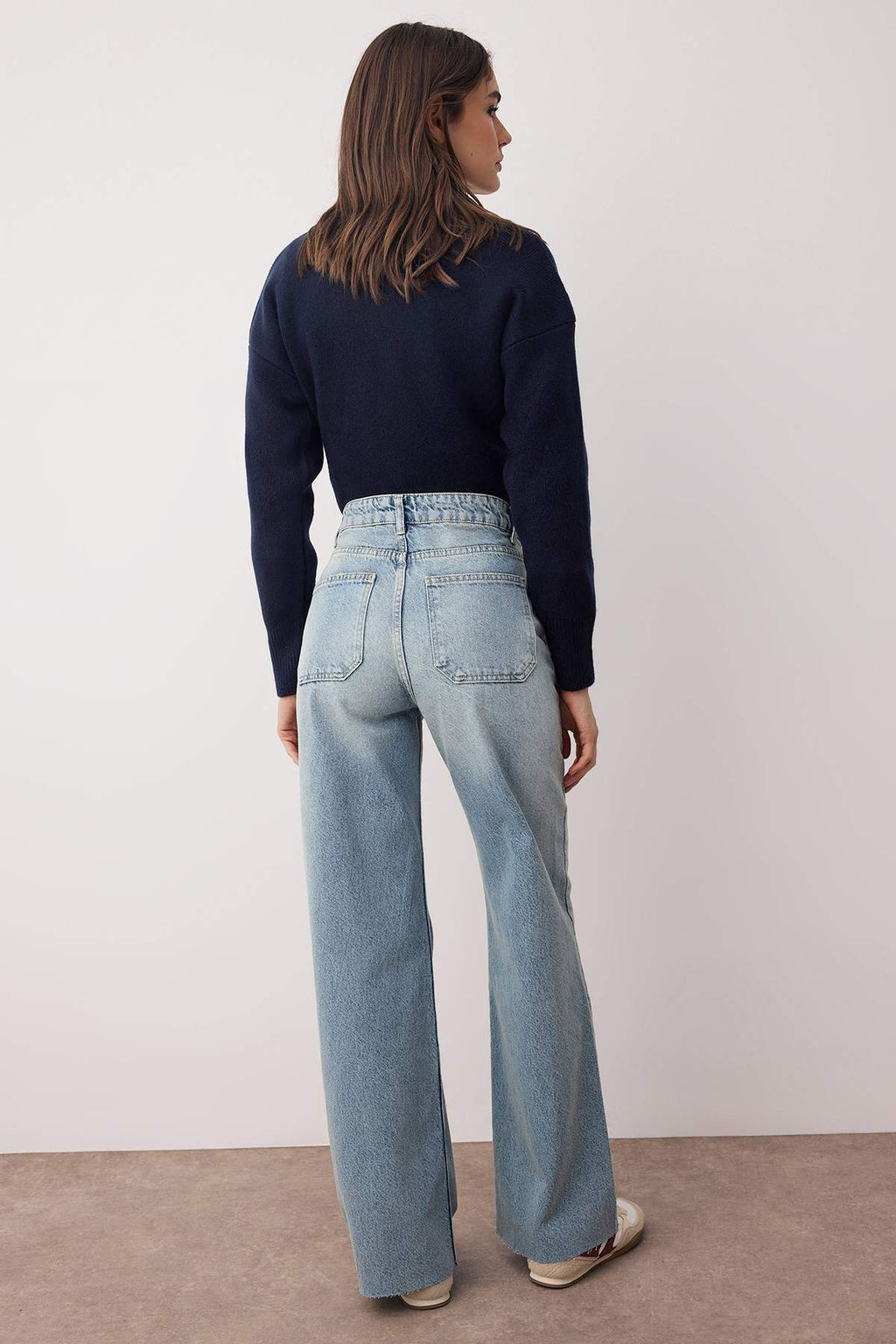 Trendyolmilla Koyu Mavi Paça Kesikli Ekstra Yüksek Bel Geniş Paça Wide Leg Jeans TWOAW26JE00080