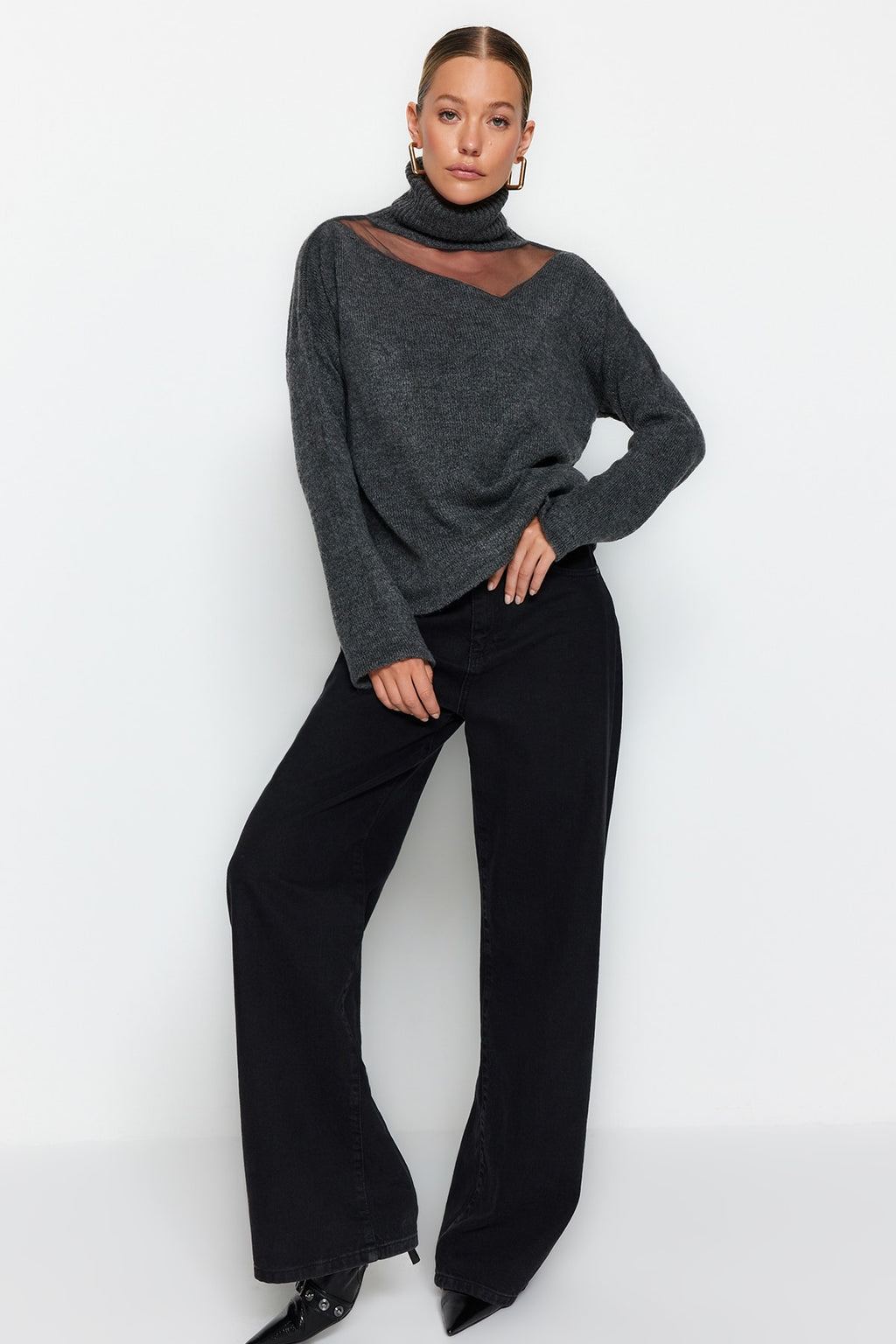 Antrasit Yumuşak Dokulu Tül Detaylı Triko Kazak TWOAW20KZ1037