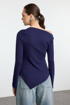 Trendyolmilla Bordo Drapeli Kayık Yaka Asimetrik Esnek Uzun Kol Örme Bluz TWOAW24BZ00393