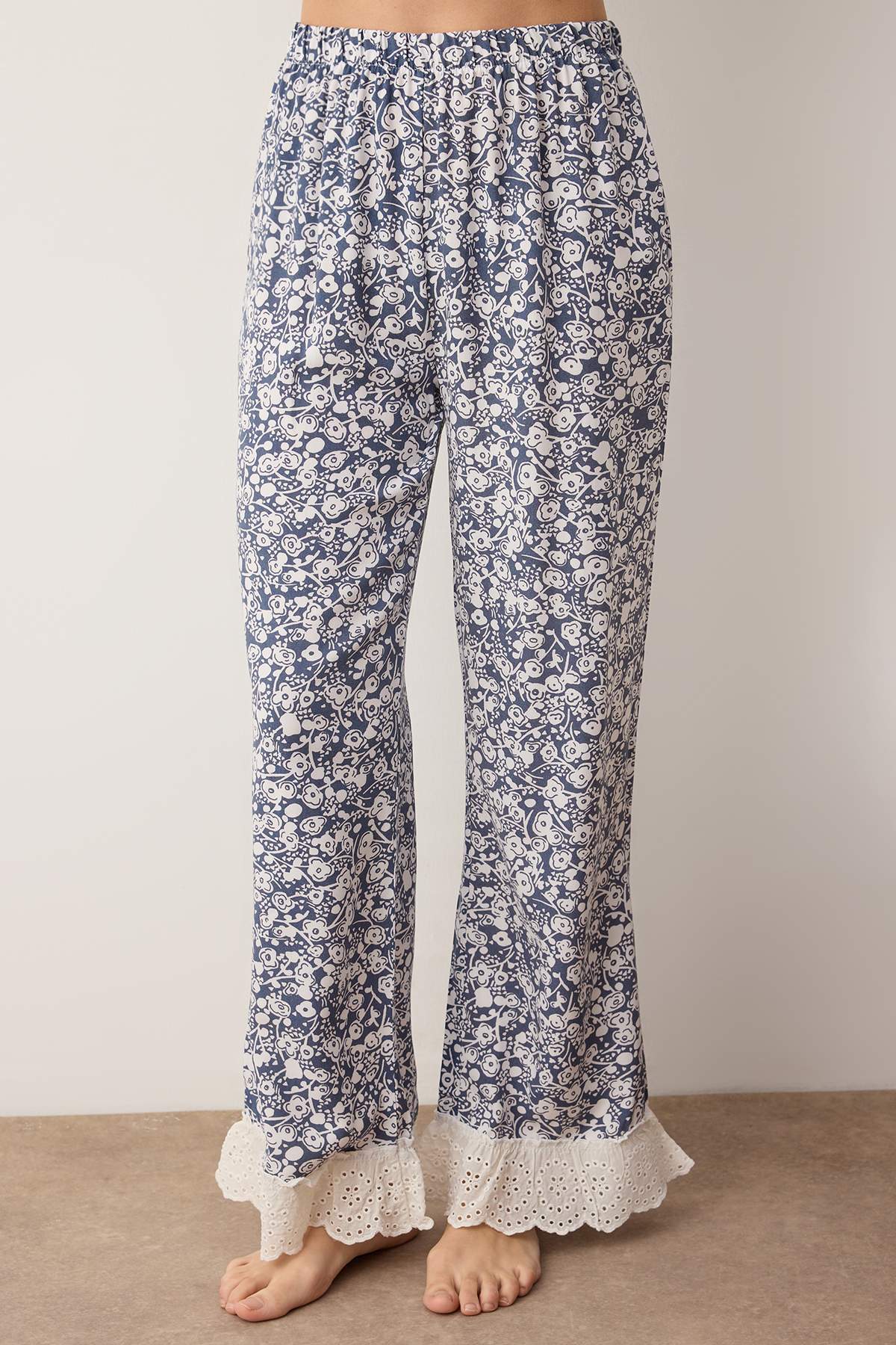 Trendyolmilla Mavi Çiçekli Viskon Dokuma Pijama Takımı THMAW26PT00185