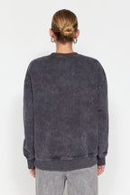 Antrasit Eskitme/Soluk Efektli Kalın İçi Polarlı Oversize/Geniş Kalıp Örme Sweatshirt TWOAW24SW00151