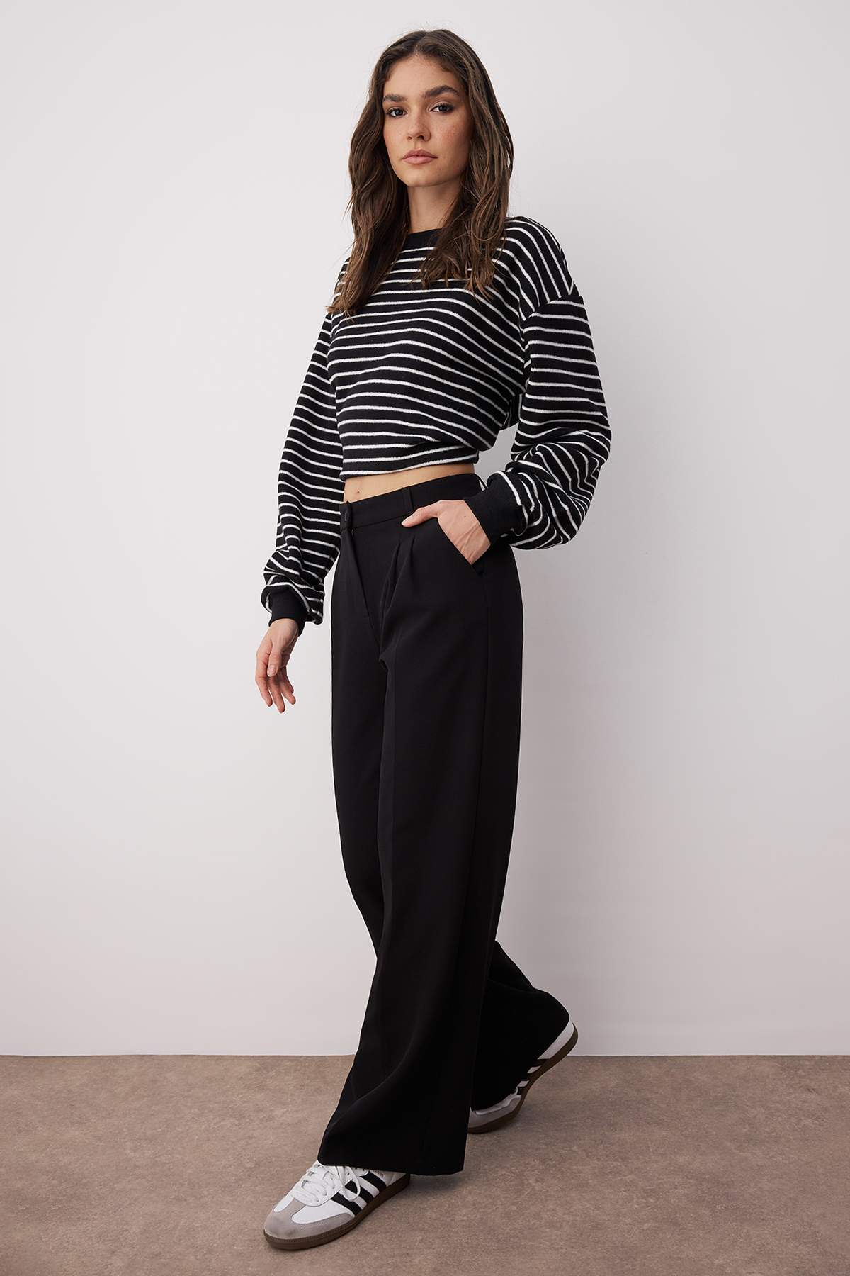 Trendyolmilla Siyah Pilili Wide Leg/Geniş Paça Dokuma Pantolon TWOAW25PL00109 Palazzo