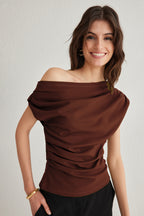 Trendyolmilla Kırmızı Büzgü/Drape Detaylı Dökümlü Asimetrik Yaka Örme Bluz TWOSS25BZ00024