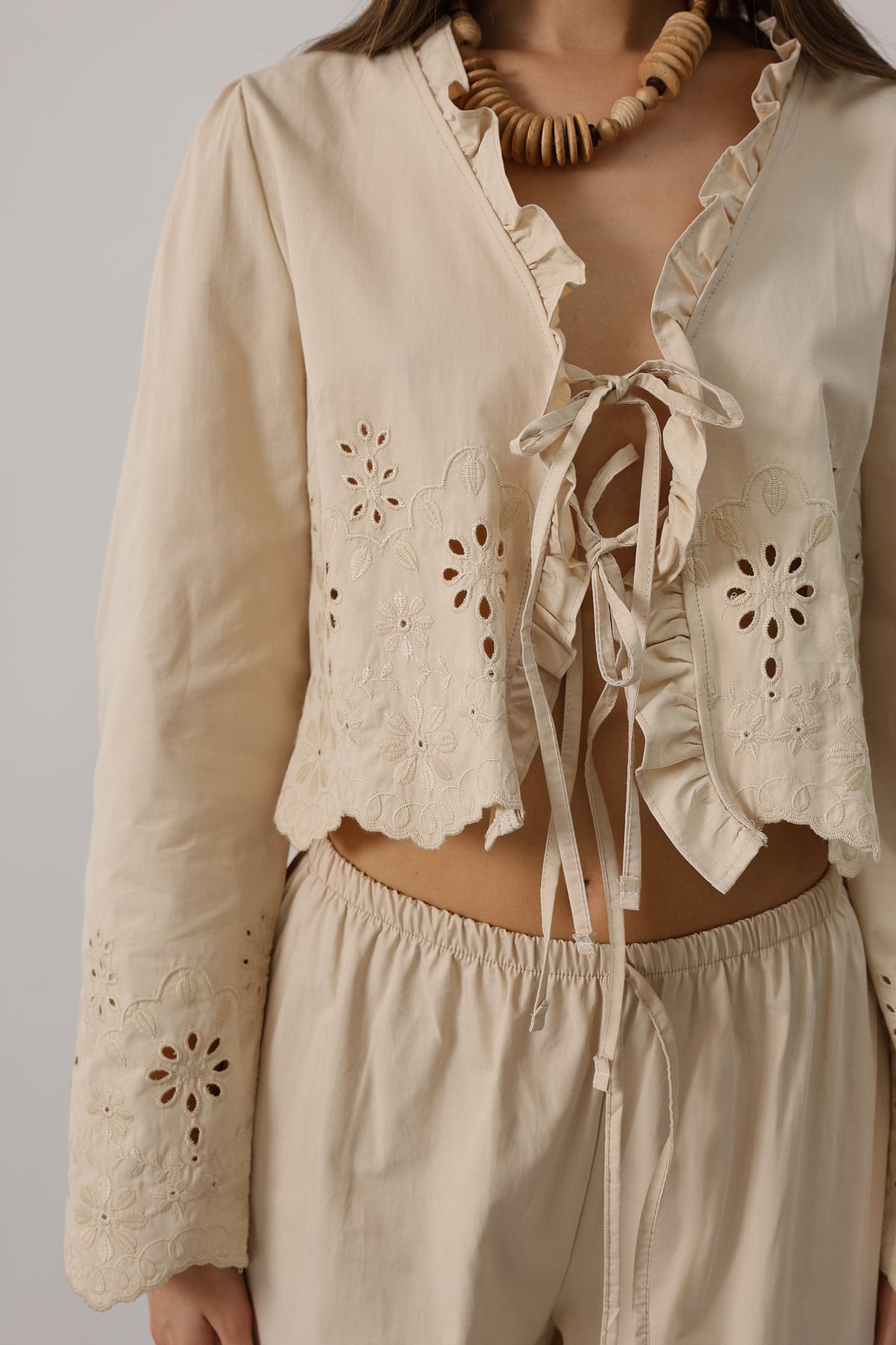 Trendyolmilla Taş %100 Pamuk Poplin Paça Detaylı Pantolon TWOSS25PL00133 Secondary image