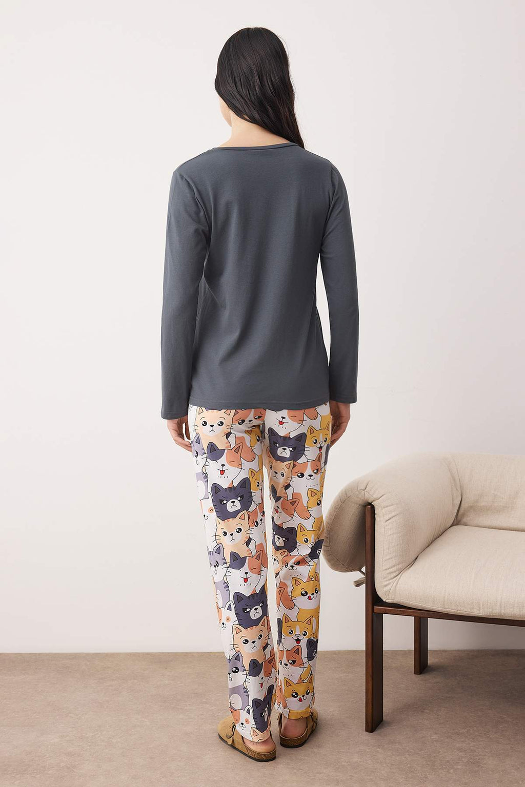 Antrasit Kedi Desenli Pamuklu Likralı Yumuşak Tuşe Örme Pijama Takımı THMAW26PT00167