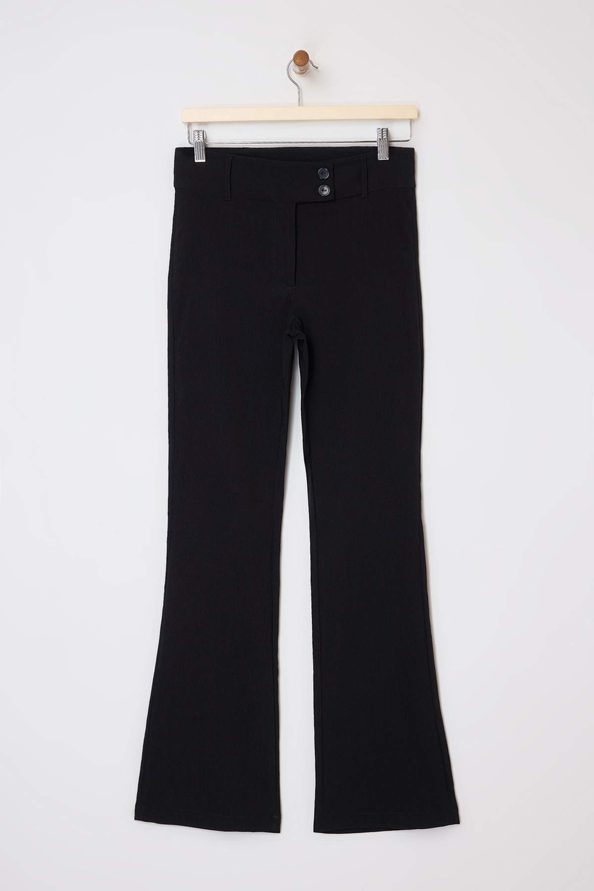 Siyah Bengalin Esnek Kumaş Flare Düşük Bel Pantolon TWOSS26PL00006