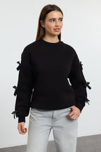 Trendyolmilla Siyah Fiyonk Detaylı Oversize/Geniş Kalıp Kalın İçi Polarlı Örme Sweatshirt TWOAW25SW00249