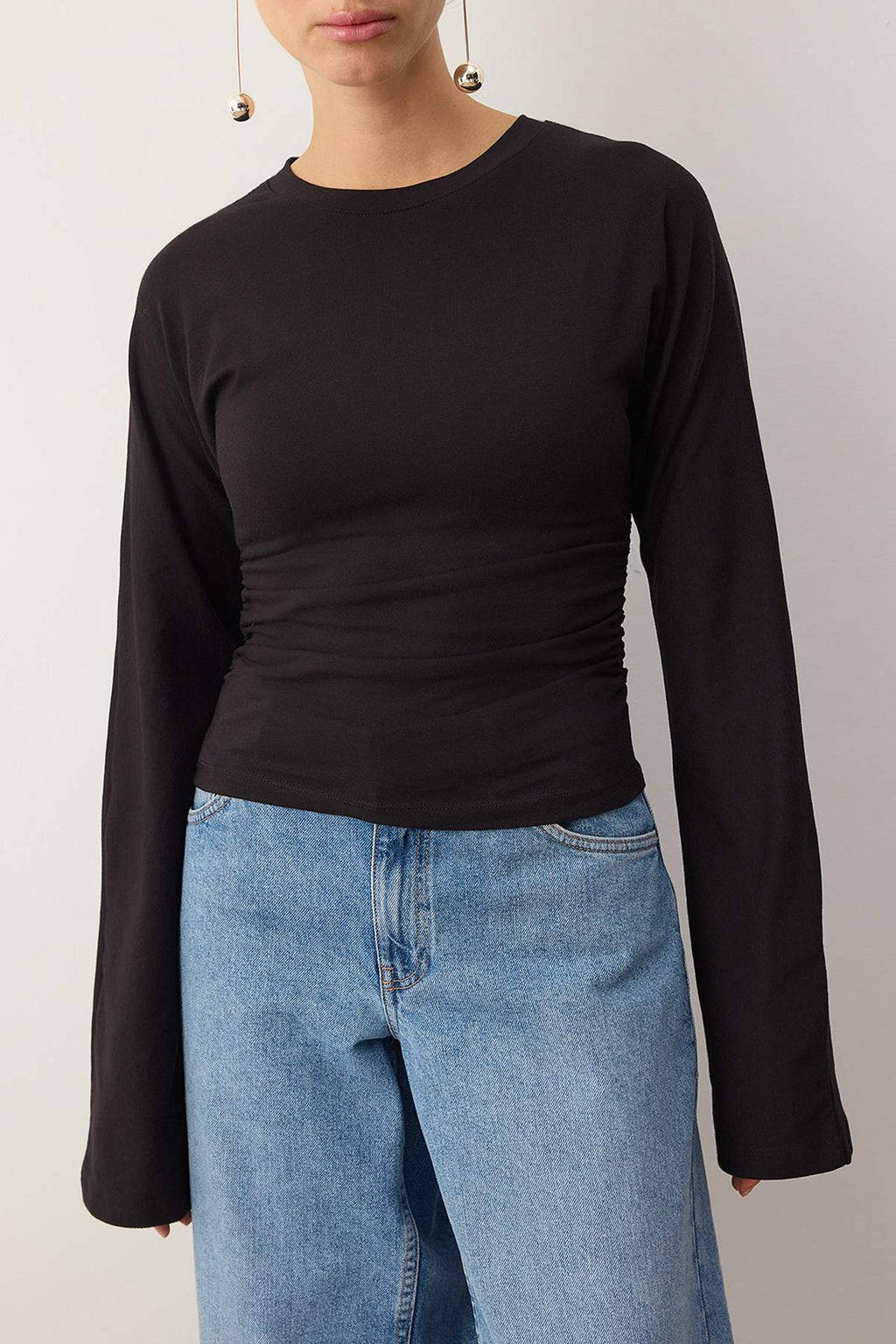 Trendyolmilla Gri İspanyol Kol Büzgü Detaylı Regular/Normal Kalıp Örme Bluz TWOAW26BZ00293