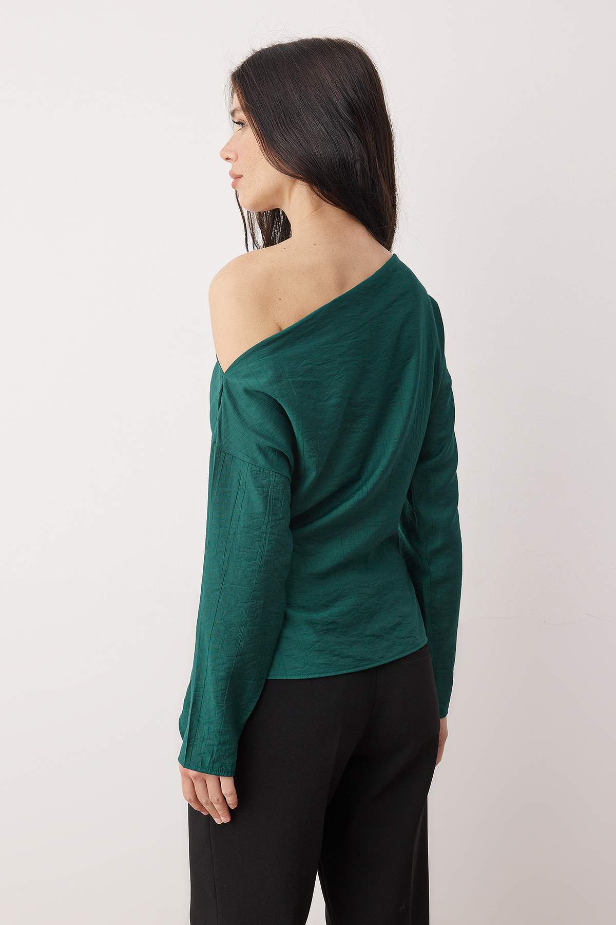 Trendyolmilla Ördek Başı Yeşili Aksesuar Detaylı Düşük Omuz Dokuma Bluz TWOAW26BZ00280