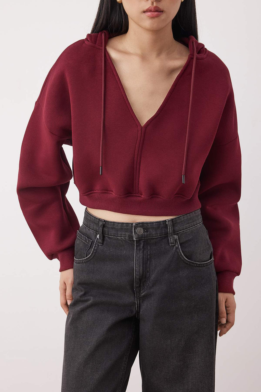 Trendyolmilla Siyah Kalın İçi Polarlı Kapüşonlu V Yaka Rahat Kesim Crop Örme Sweatshirt TWOAW23SW00096