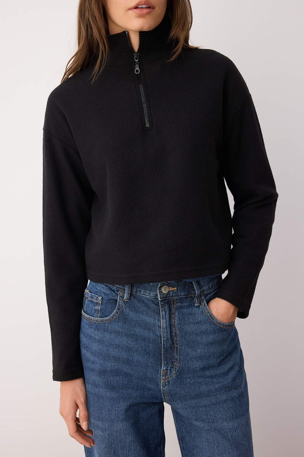 Trendyolmilla Siyah Selanik/Triko Görünümlü Fermuarlı Yaka Regular/Normal Kalıp Örme Sweatshirt TWOAW22SW0732