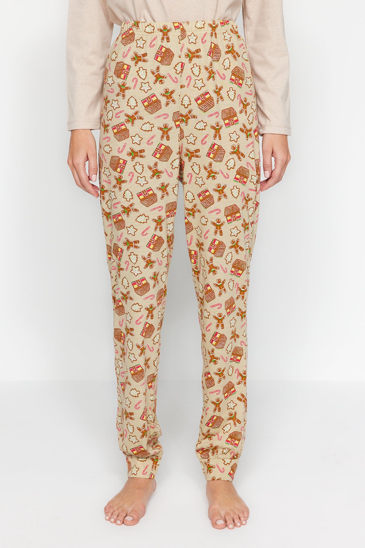 Trendyolmilla Krem %100 Pamuklu Yılbaşı Temalı Örme Pijama Takımı THMAW24PT00061