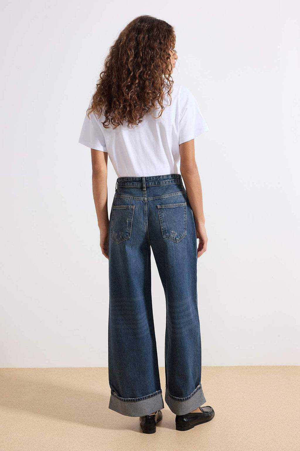 Trendyolmilla Koyu Mavi Katlı Paça Normal Bel Loose Baggy Jeans TWOSS25JE00001