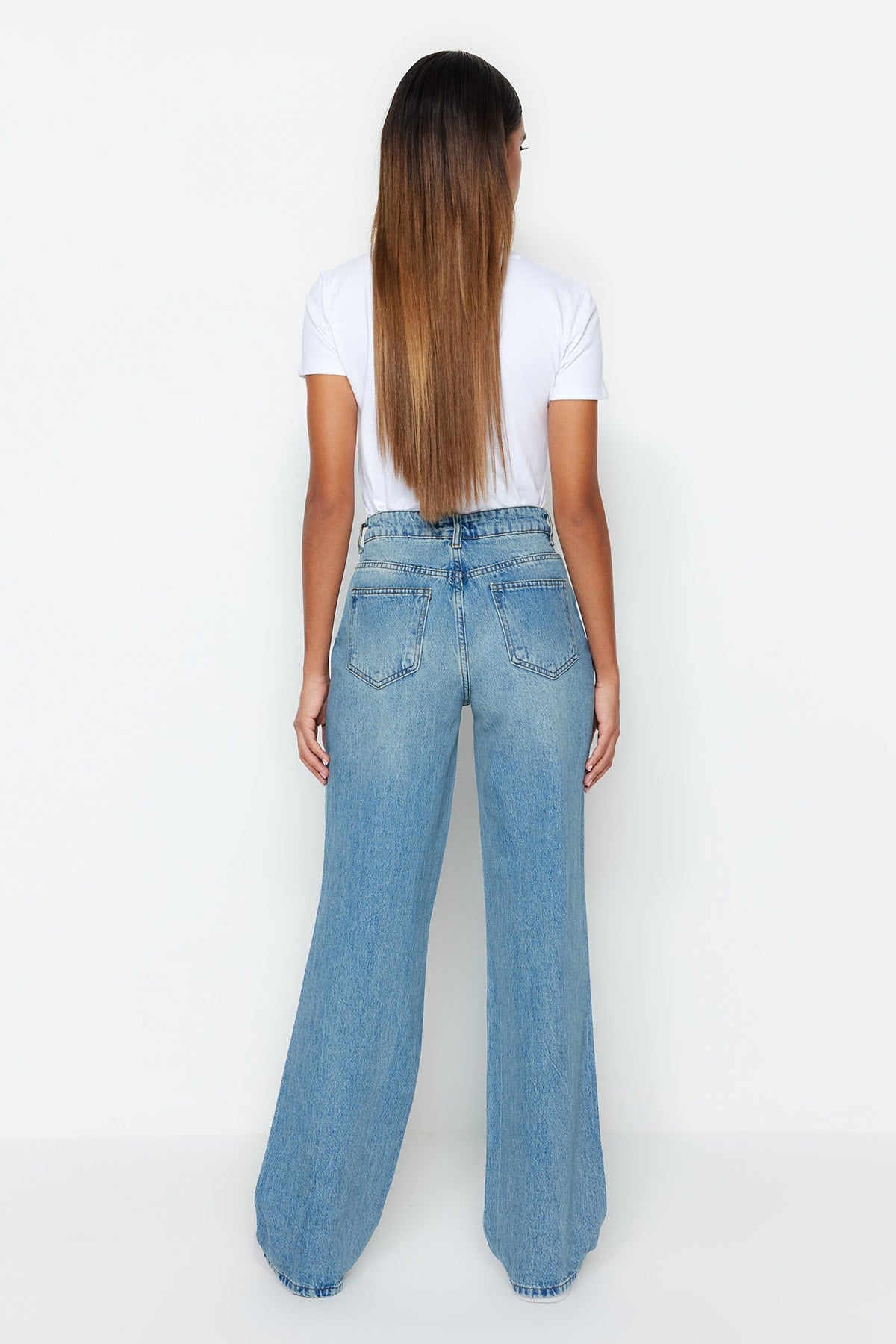 Mavi Soluk Ekfekt Vintage Yırtık Detaylı Düşük Bel Wide Leg Jeans TWOSS23JE00102