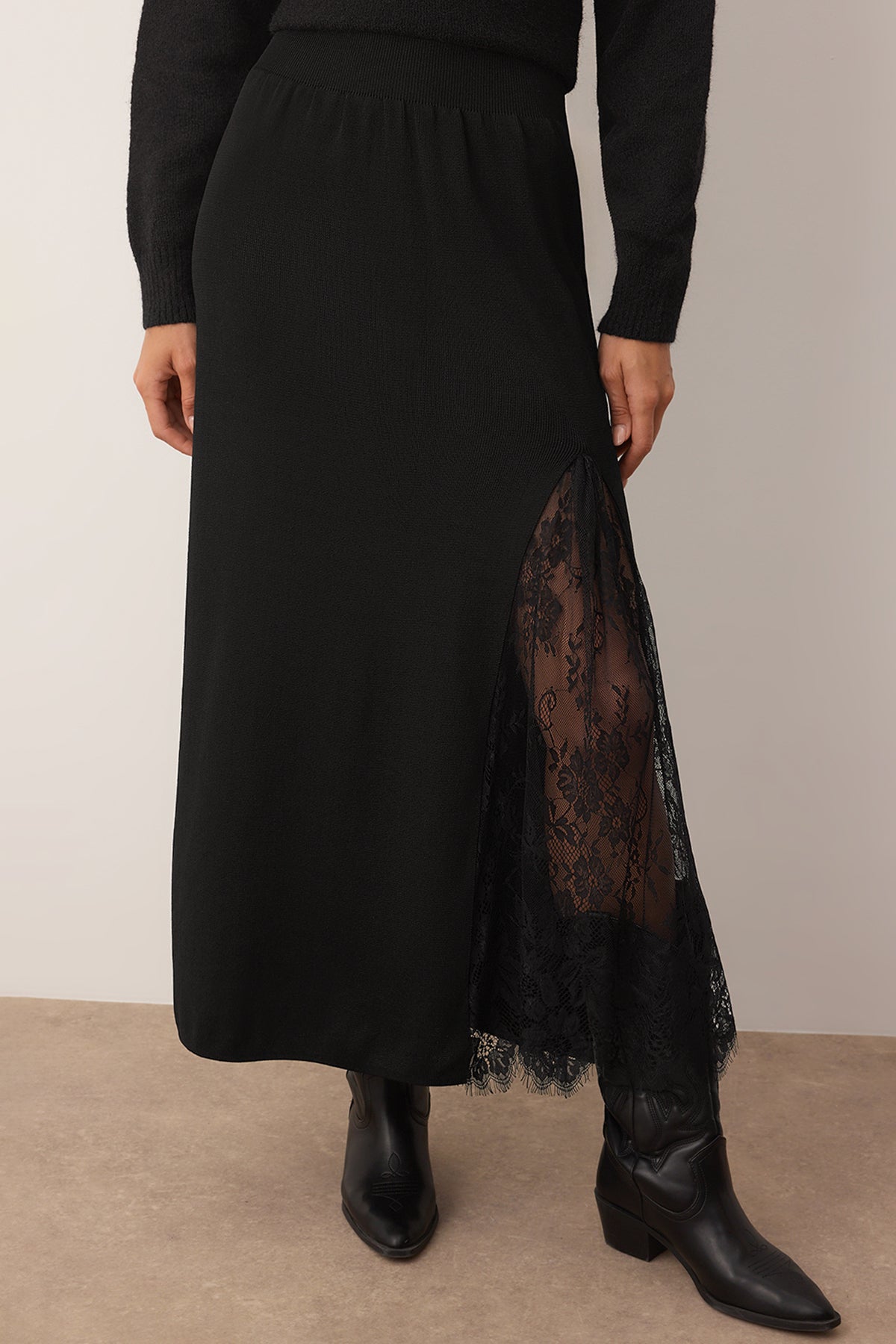 Trendyolmilla Bordo Dantelli Yırtmaç Detaylı Maxi Triko Etek TWOAW26ET00117