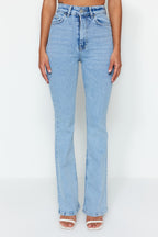 Trendyolmilla More Sustainable Açık Mavi Yüksek Bel Comfort/Esnek Flare İspanyol Paça Jeans TWOSS23JE00063