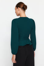 Trendyolmilla Ekru Kruvaze Bağlama Detaylı Dokuma Dokuma Bluz TWOAW20BZ1089