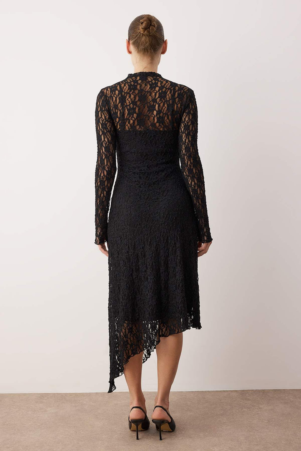 Trendyolmilla Özel Koleksiyon Mürdüm Düz Asimetrik Bodycon/Vücuda Oturan Maxi Örme Dantel Elbise TWOAW26EL00057