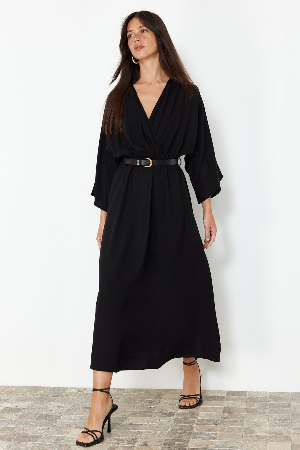 Trendyolmilla Kahverengi Kemerli A-line Kruvaze Yakalı Aerobin Boho Midi Dokuma Elbise TWOSS24EL00992