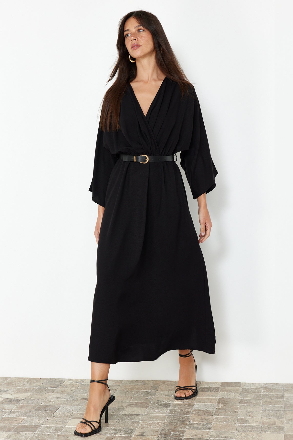 Trendyolmilla Kahverengi Kemerli A-line Kruvaze Yakalı Aerobin Boho Midi Dokuma Elbise TWOSS24EL00992