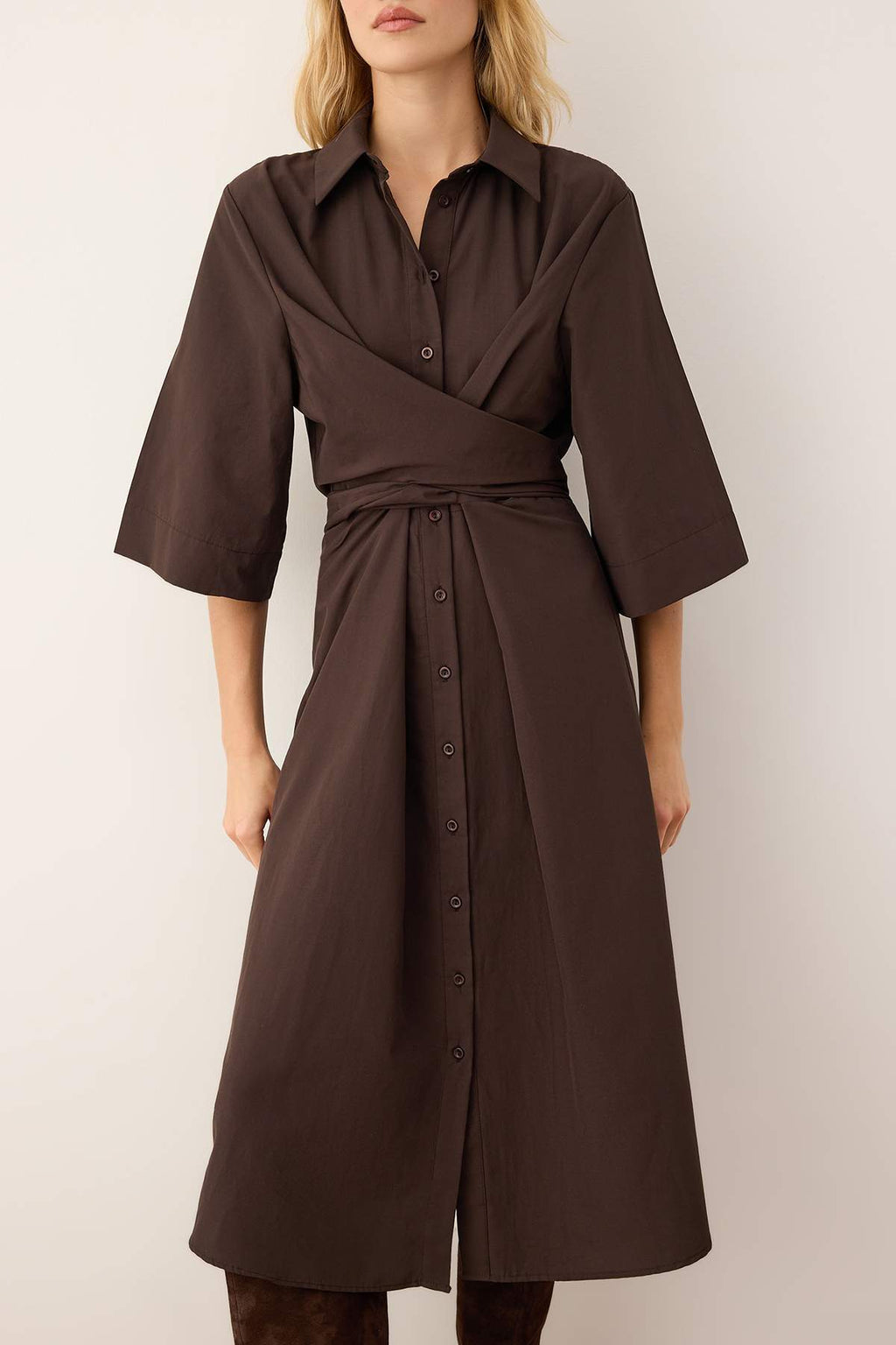 Vücut Seçmeyen Koyu Kahverengi Belli Kuşak Detaylı Dokuma Elbise TWOAW26EL00243