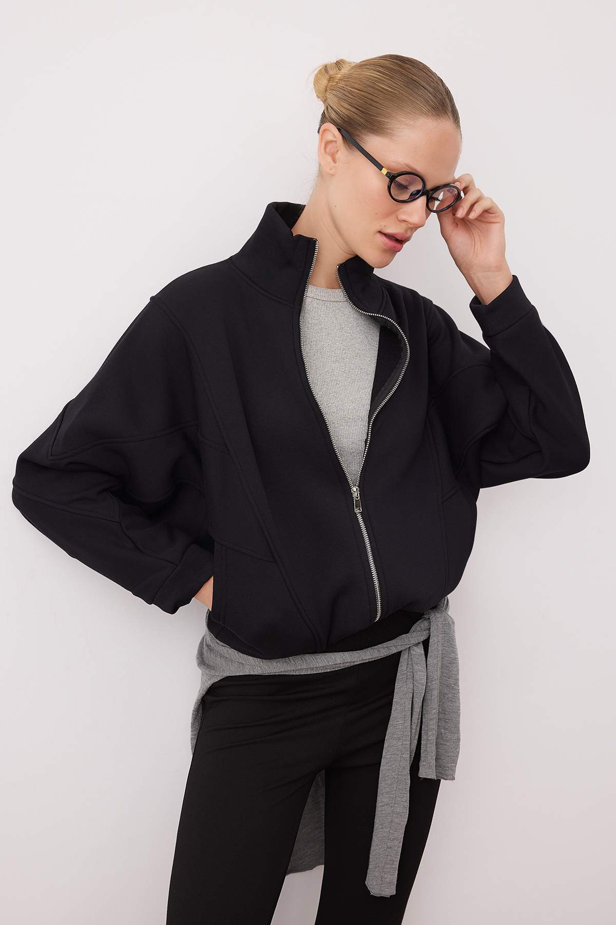 Gri Melanj Bordo Renk Bloklu Fermuarlı Dik Yaka Oversize Bomber Örme Sweatshirt TWOAW26SW00037