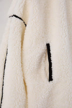 Ekru Biye Detaylı Oversize/Geniş Kalıp Peluş Kapüşonlu Kalın Örme Sweatshirt TWOAW26SW00229