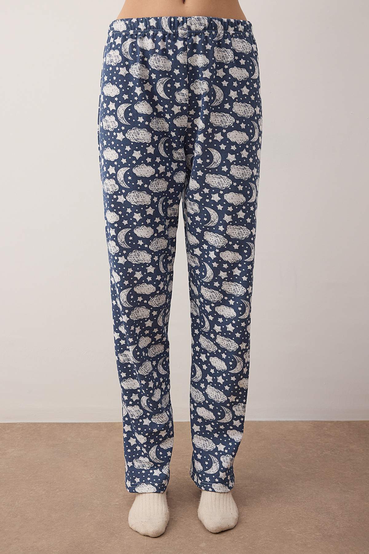 Trendyolmilla Kırmızı Pamuklu Kalpli Slogan Baskılı Uyku Bantlı Örme Pijama Takımı THMAW25PT00223