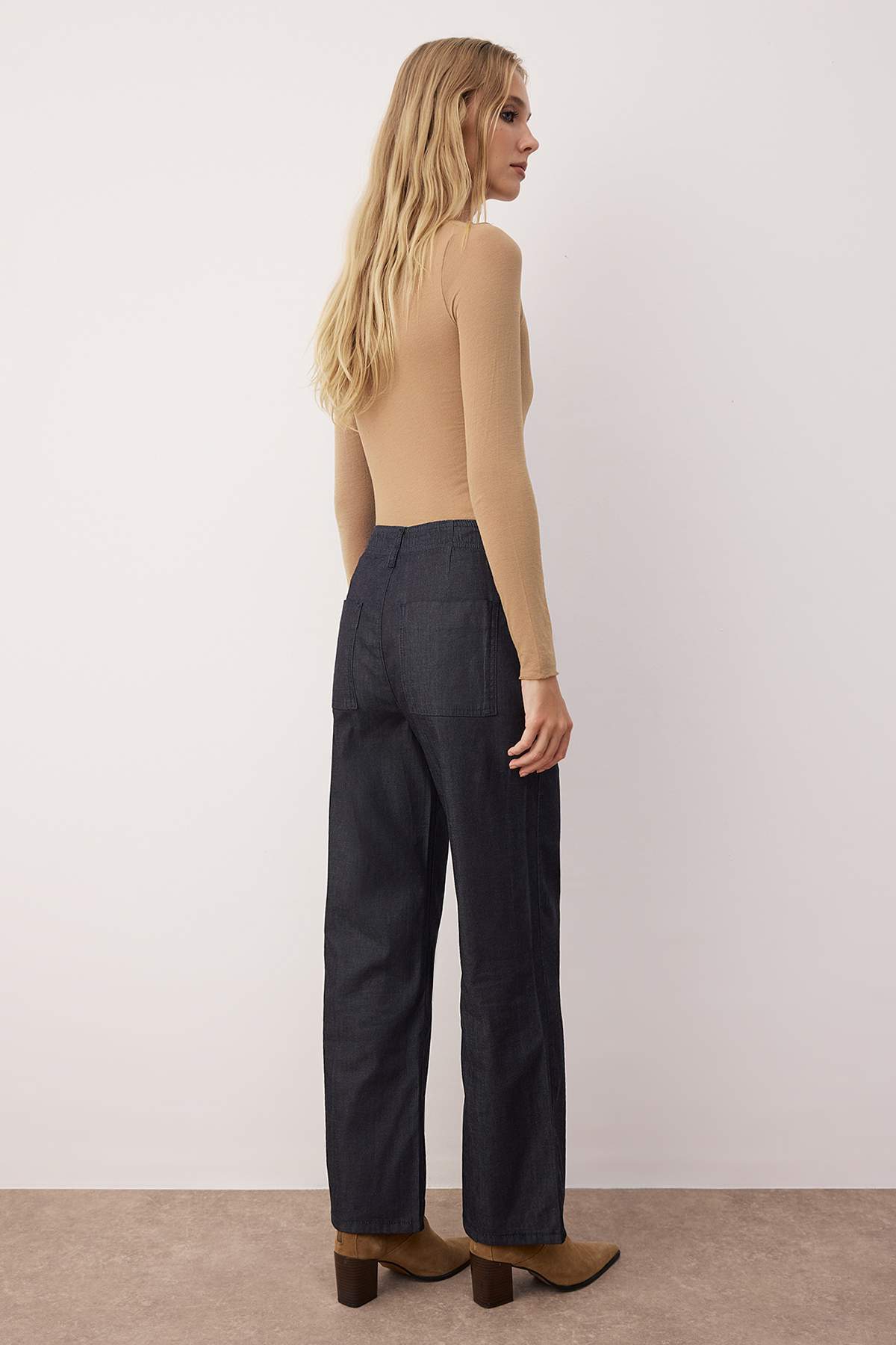 Koyu Mavi Nervür Detaylı Yüksek Bel Comfort/Esnek Wide Leg Jeans TWOAW26JE00140